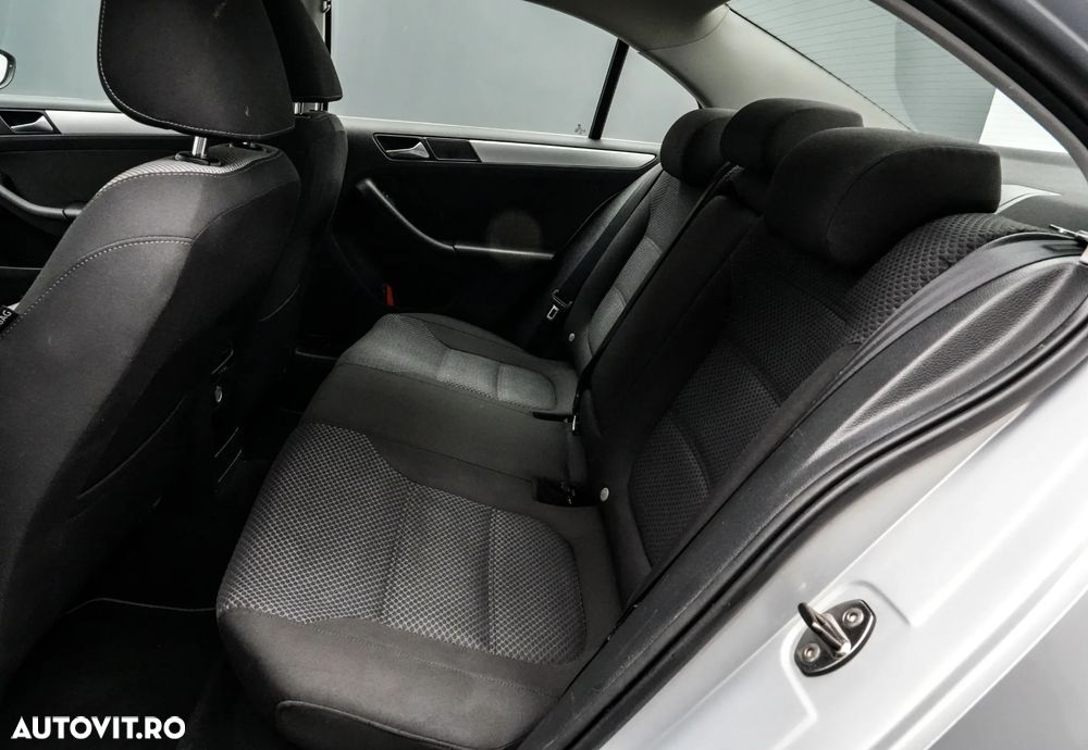 Volkswagen Jetta - 15