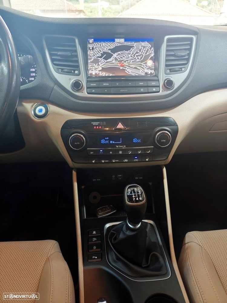 Hyundai Tucson 1.7 CRDi Executive - 21