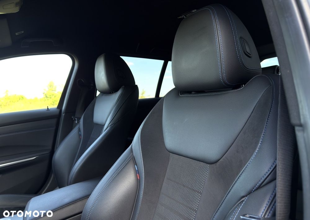 BMW Seria 3 330e M Sport - 40
