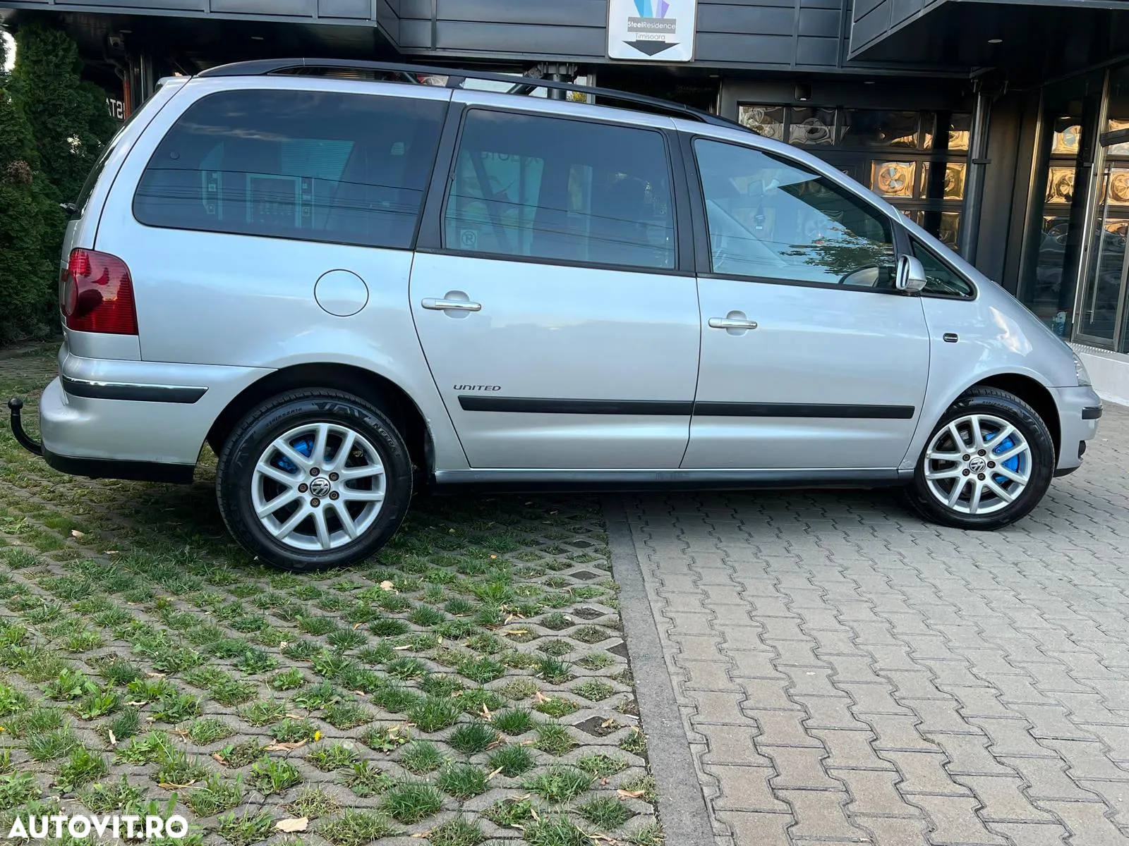 Volkswagen Sharan 1.9 TDI Highline Aut - 4