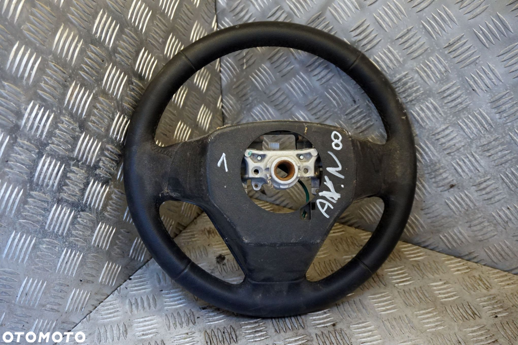 KIEROWNICA SKÓRZANA SKÓRA AVENSIS III T27 PH1 45100-05560 TOYOTA 2009-2011 - 2