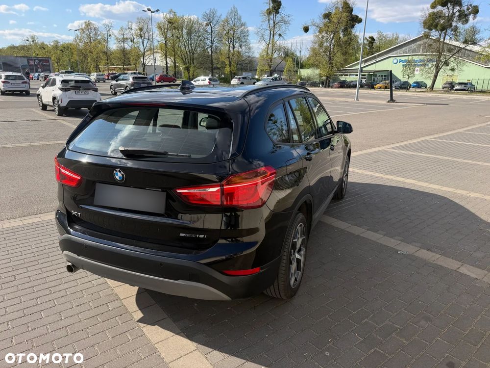 BMW X1 sDrive18i - 13