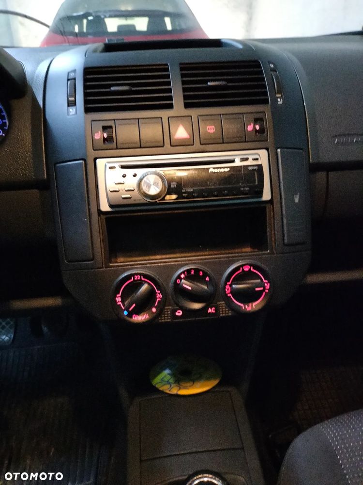 Volkswagen Polo 1.4 16V Comfortline - 15