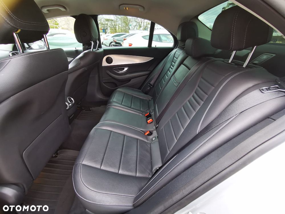 Mercedes-Benz Klasa E 200 d 9G-TRONIC - 9