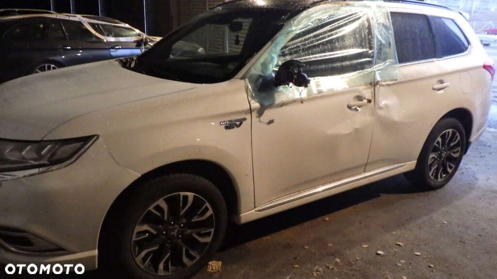 Mitsubishi Outlander Intense + - 9