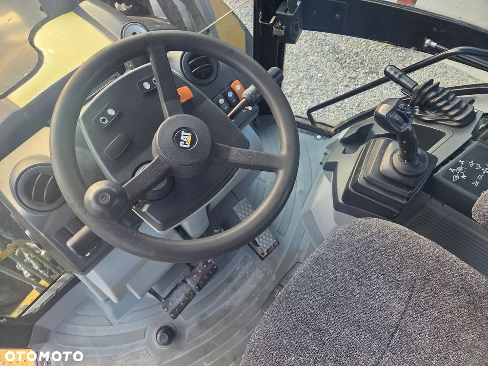 Caterpillar Cat 434E - 19