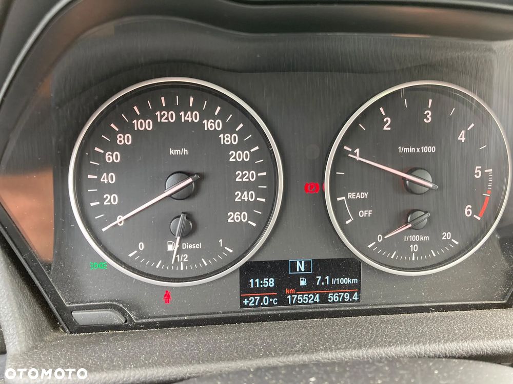 BMW Seria 2 216d - 11