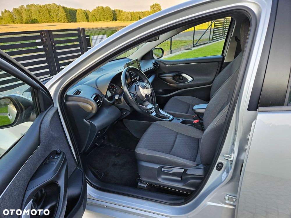 Toyota Yaris - 10
