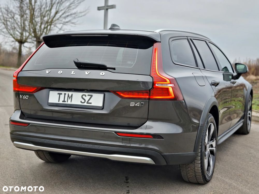 Volvo V60 Cross Country B4 D AWD Geartronic Pro - 3