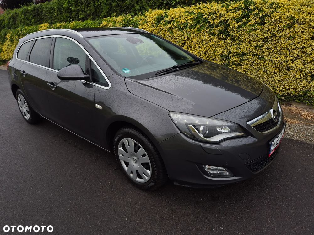 Opel Astra 2.0 CDTI Exklusiv - 1