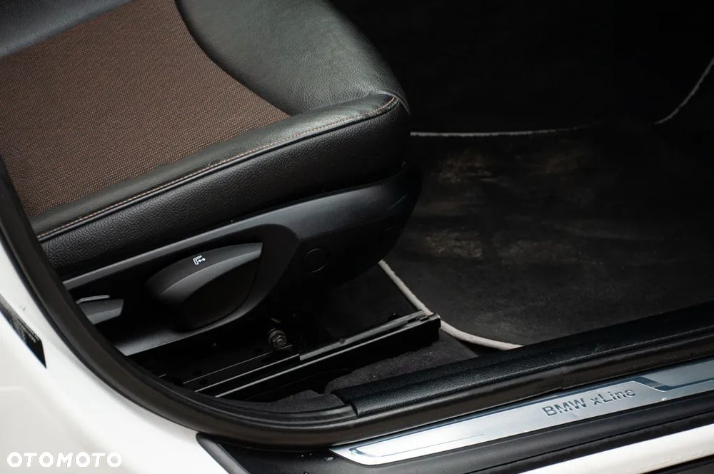 BMW X1 xDrive18d xLine - 29