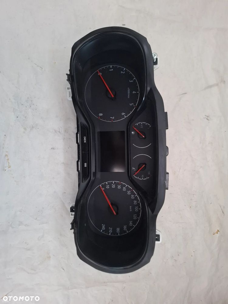 OPEL COMBO E LICZNIK EUROPA - 1