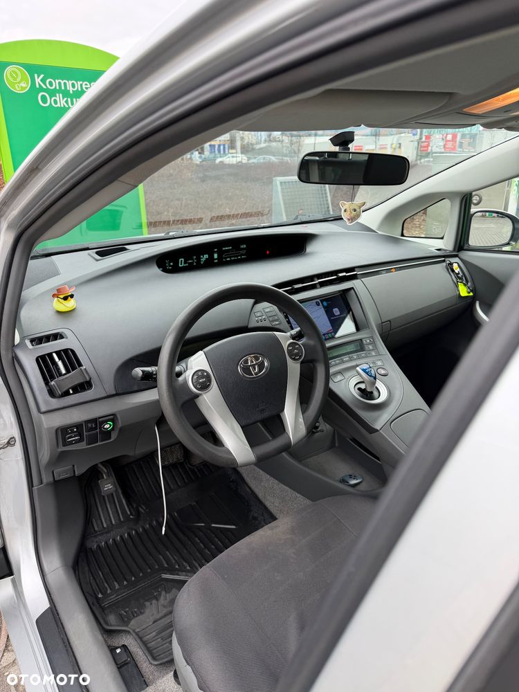 Toyota Prius - 5