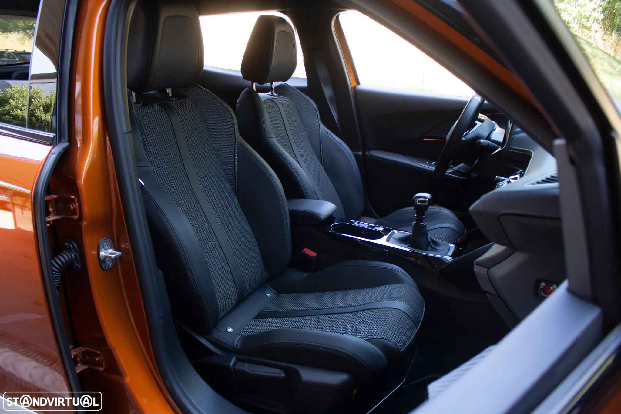 Peugeot 2008 1.2 PureTech Allure Pack - 25