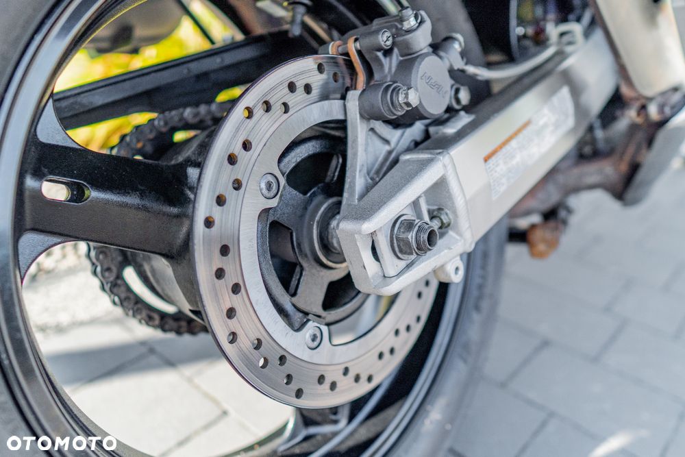 Suzuki V-STROM - 24