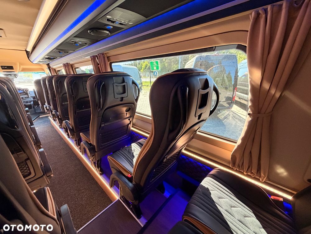 Mercedes-Benz Sprinter 519 - 19