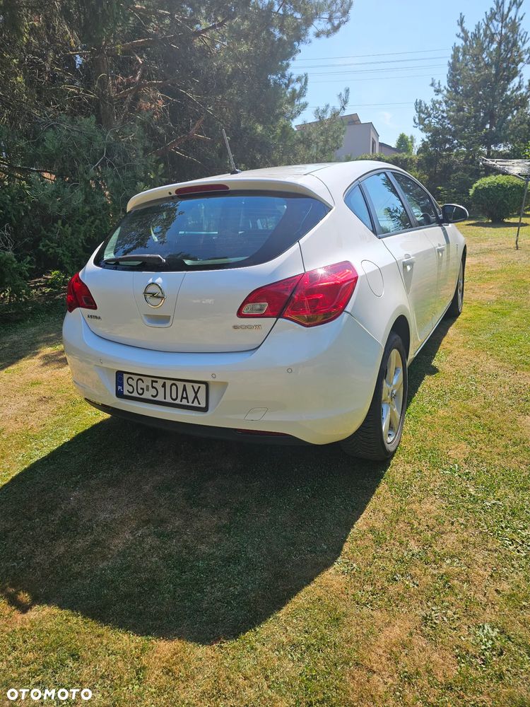Opel Astra 1.7 CDTI ecoFLEX - 2