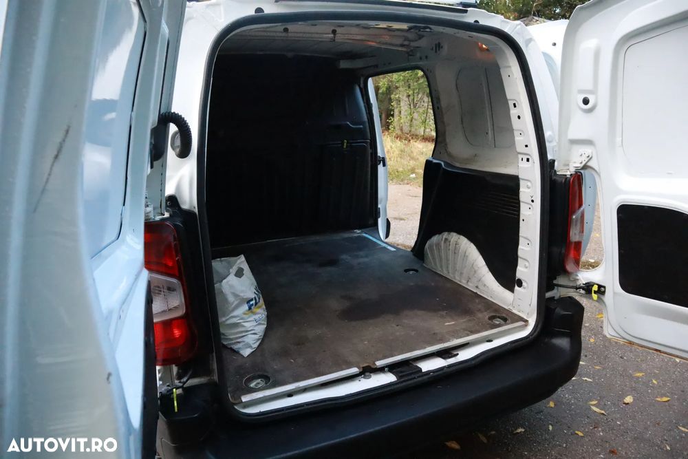 Opel COMBO - 19