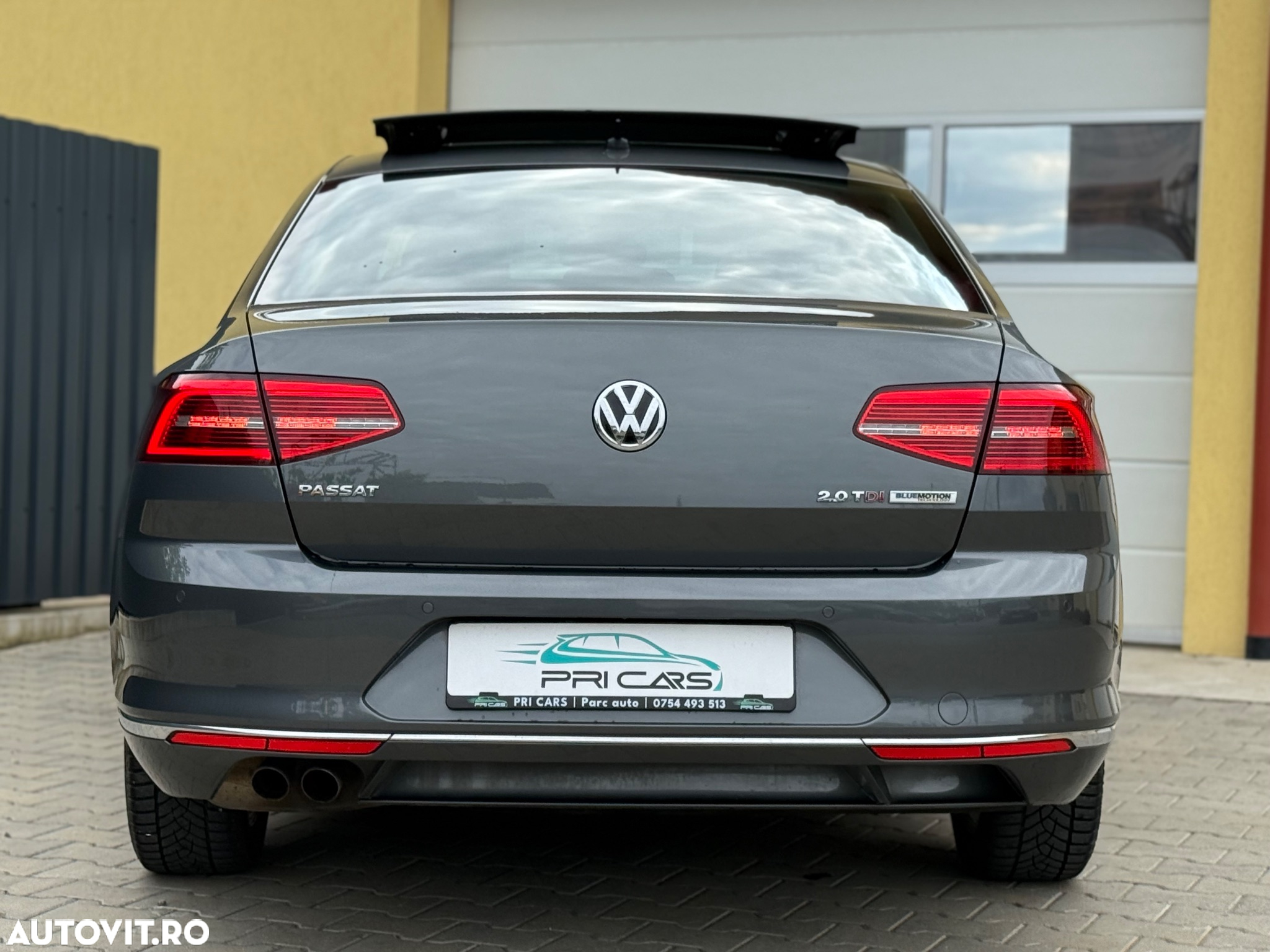 Volkswagen Passat 2.0 TDI DSG Highline - 34