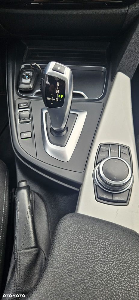 BMW Seria 3 320d xDrive - 8