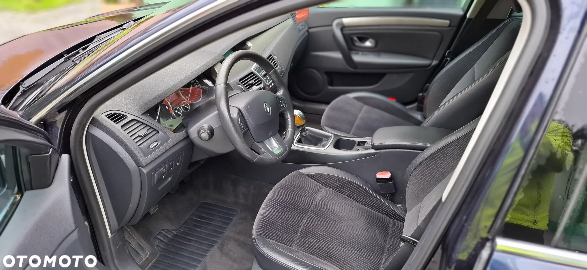 Renault Laguna 2.0 dCi Limited - 11
