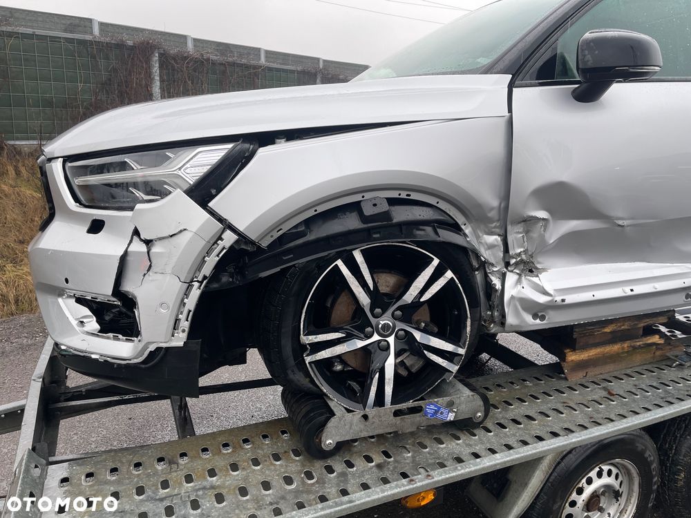 Volvo XC 40 D4 AWD Geartronic R-Design - 12