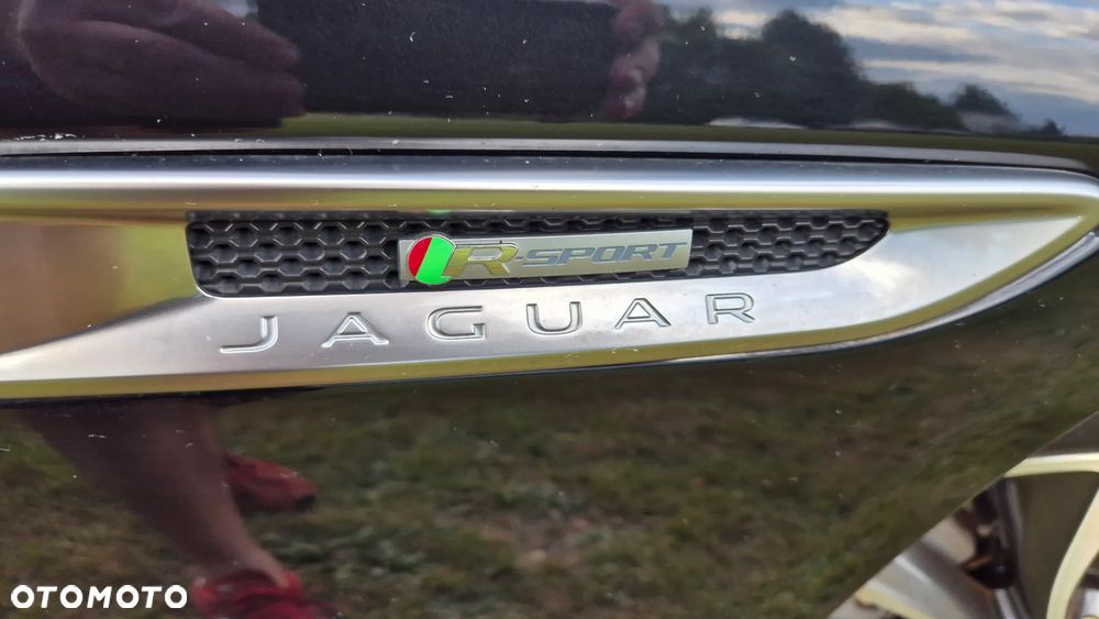 Jaguar XF 2.0 i4D R-Sport - 12