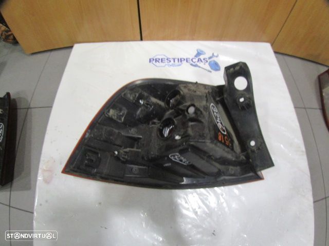 Farol Tras 924021W2 924021W2R KIA RIO 3 FASE 1 2013 1.4CRDI 90CV 3P CASTANHO ESCURO DRT ORIGINAL - 2