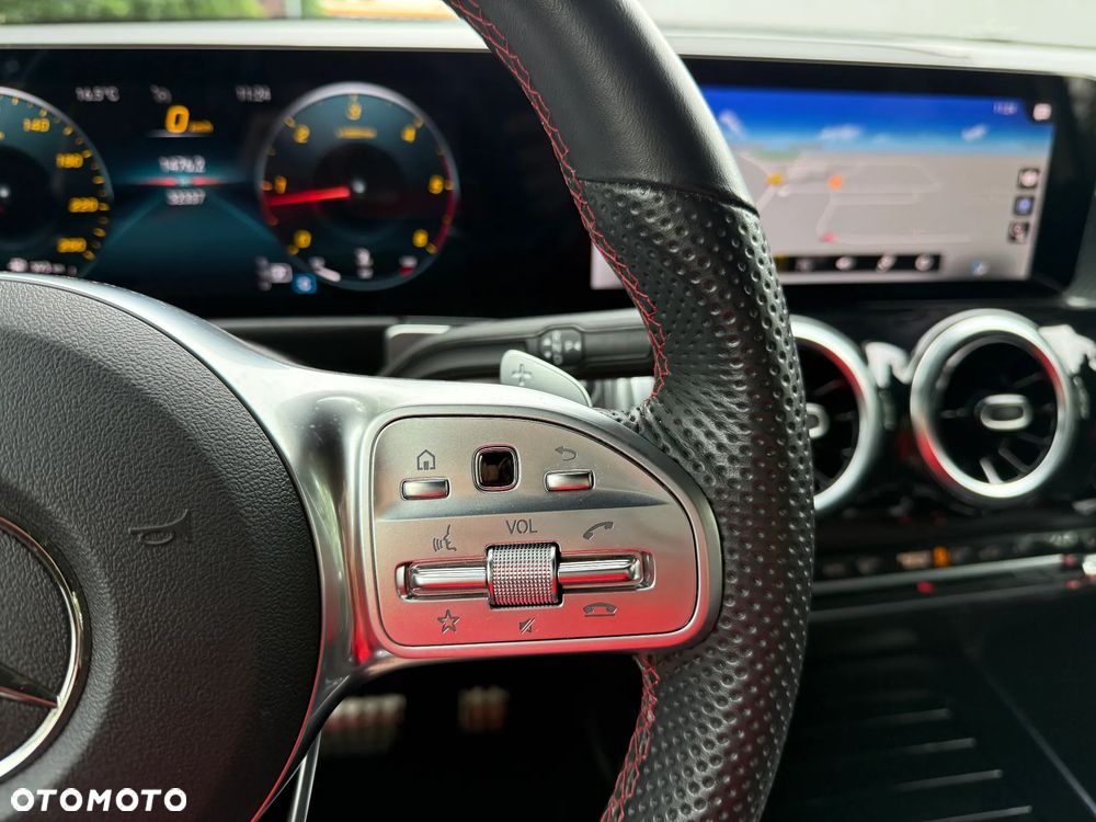 Mercedes-Benz GLB 180 d AMG Line 8G-DCT - 19