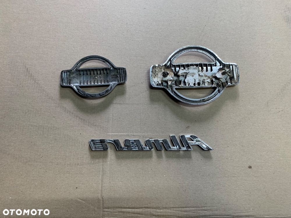 Emblemat znaczek napis Nissan Almera Primera - 2