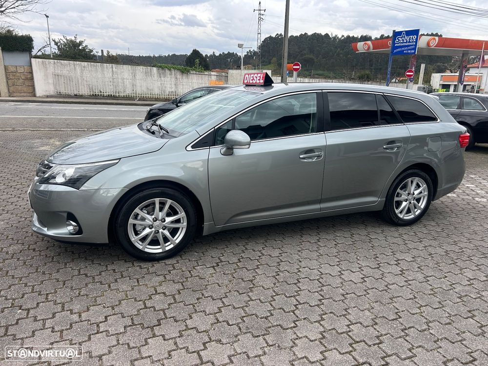 Toyota Avensis Touring Sports - 3