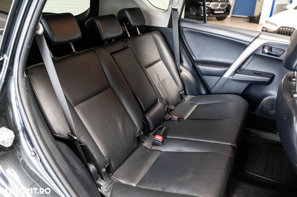 Toyota RAV4 2.2 D-4D 4x4 - 27