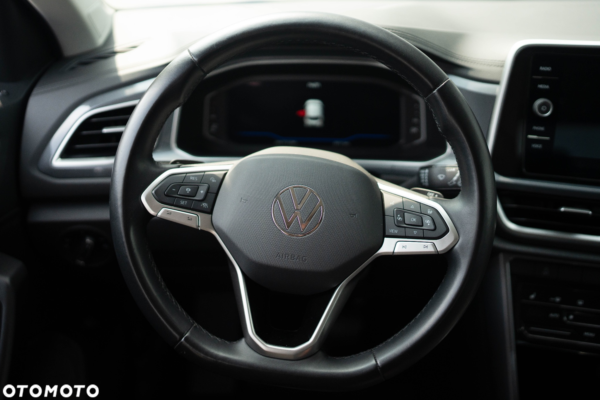 Volkswagen T-Roc - 9