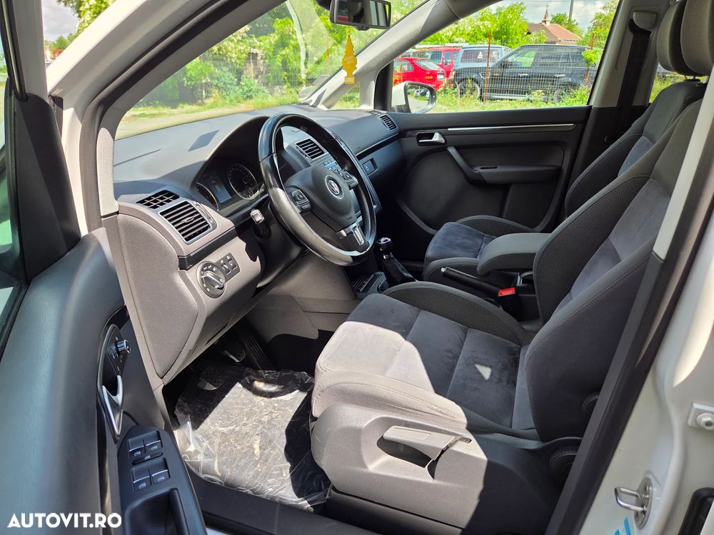Volkswagen Touran 2.0 TDI DPF BlueMotion Technology Comfortline - 10