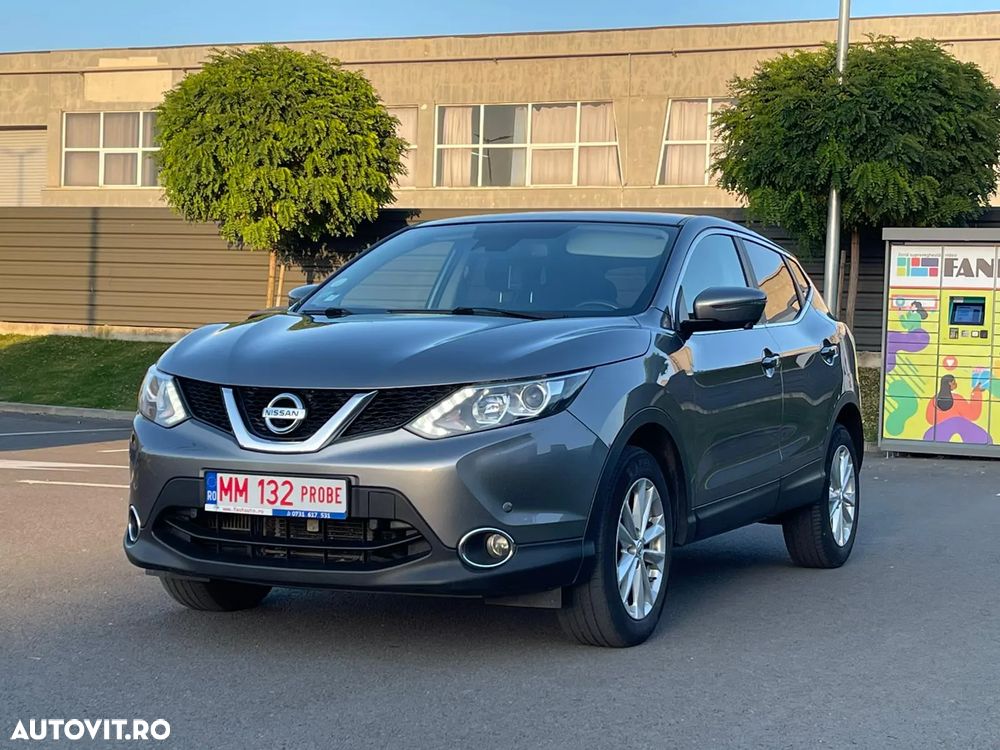 Nissan Qashqai 1.6 DCI Xtronic N-Connecta - 1