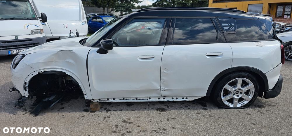MINI Countryman SE ALL4 John Cooper Works Trim - 5