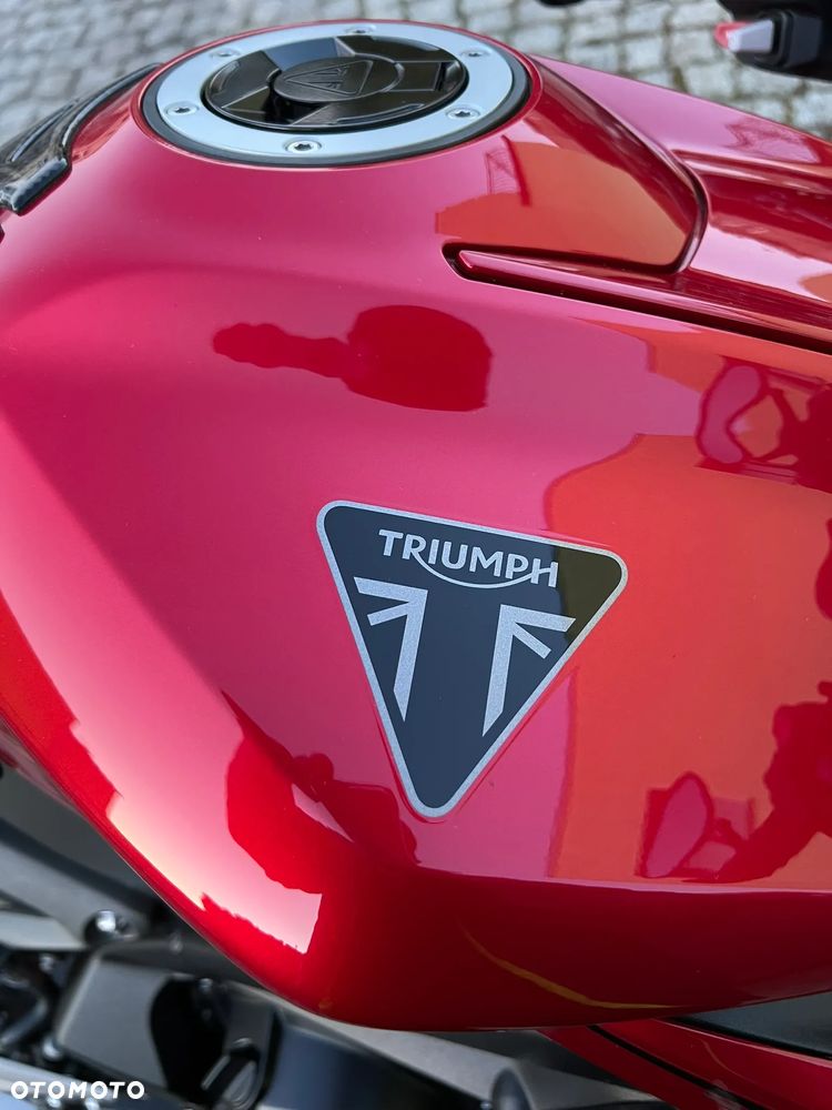 Triumph Street Triple - 15