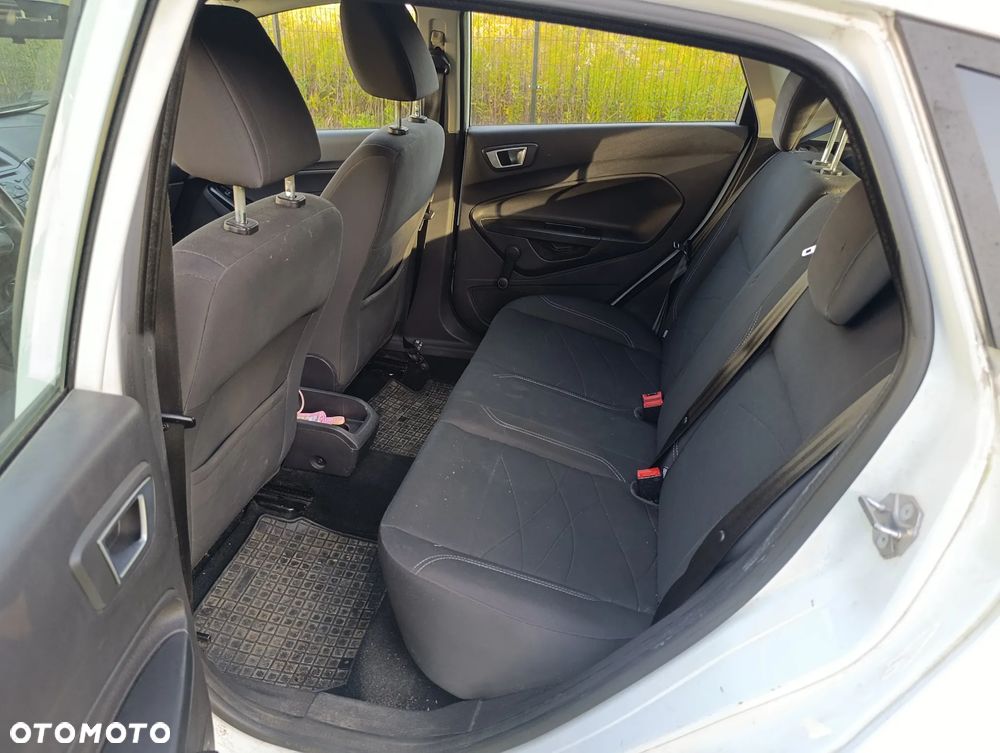 Ford Fiesta - 9