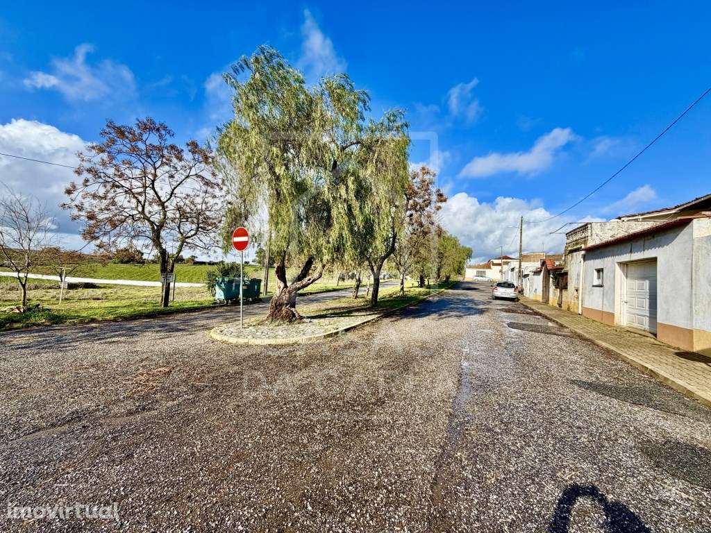 Garagem com 107 m2 de área total em Trindade - Grande imagem: 2/11