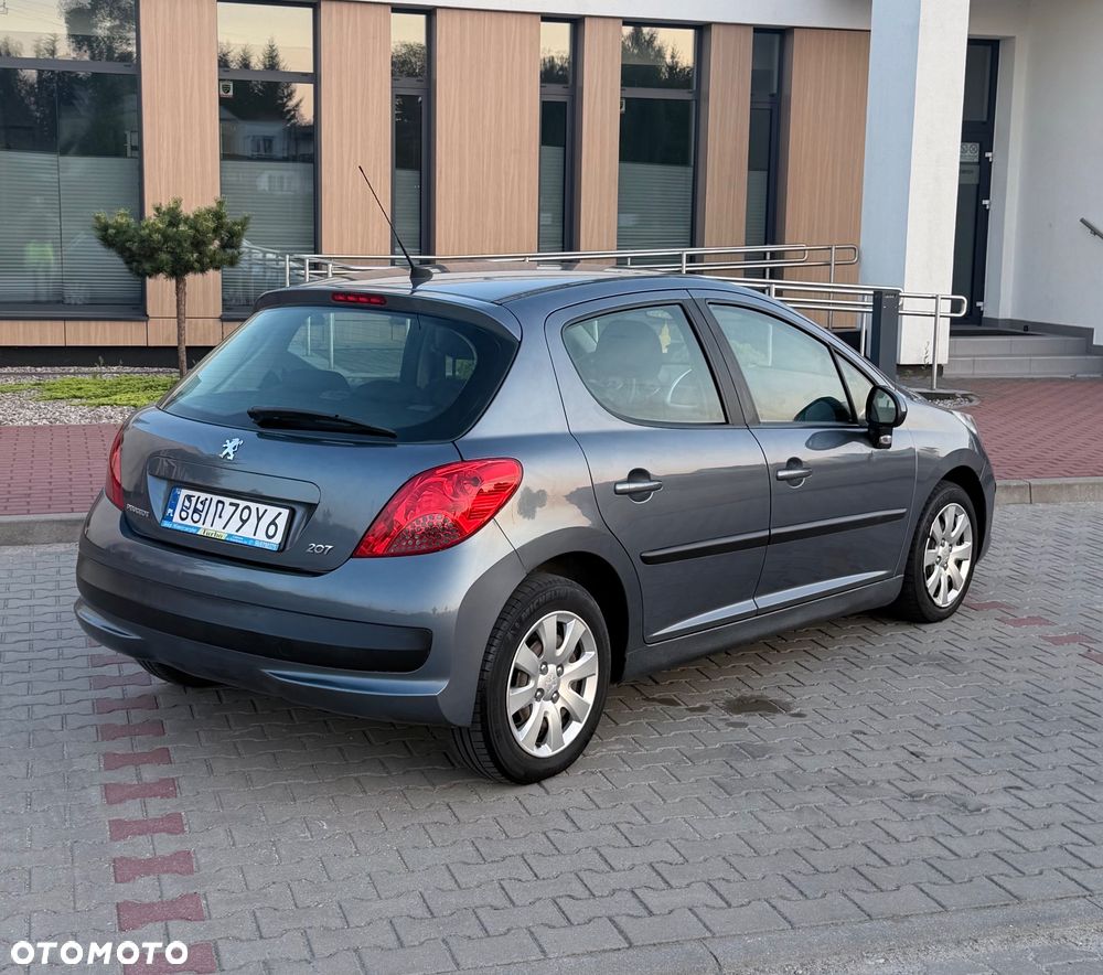 Peugeot 207 - 12