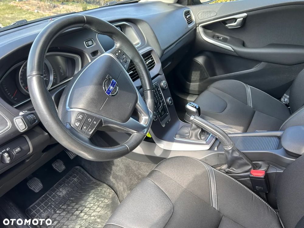 Volvo V40 T2 Momentum - 7