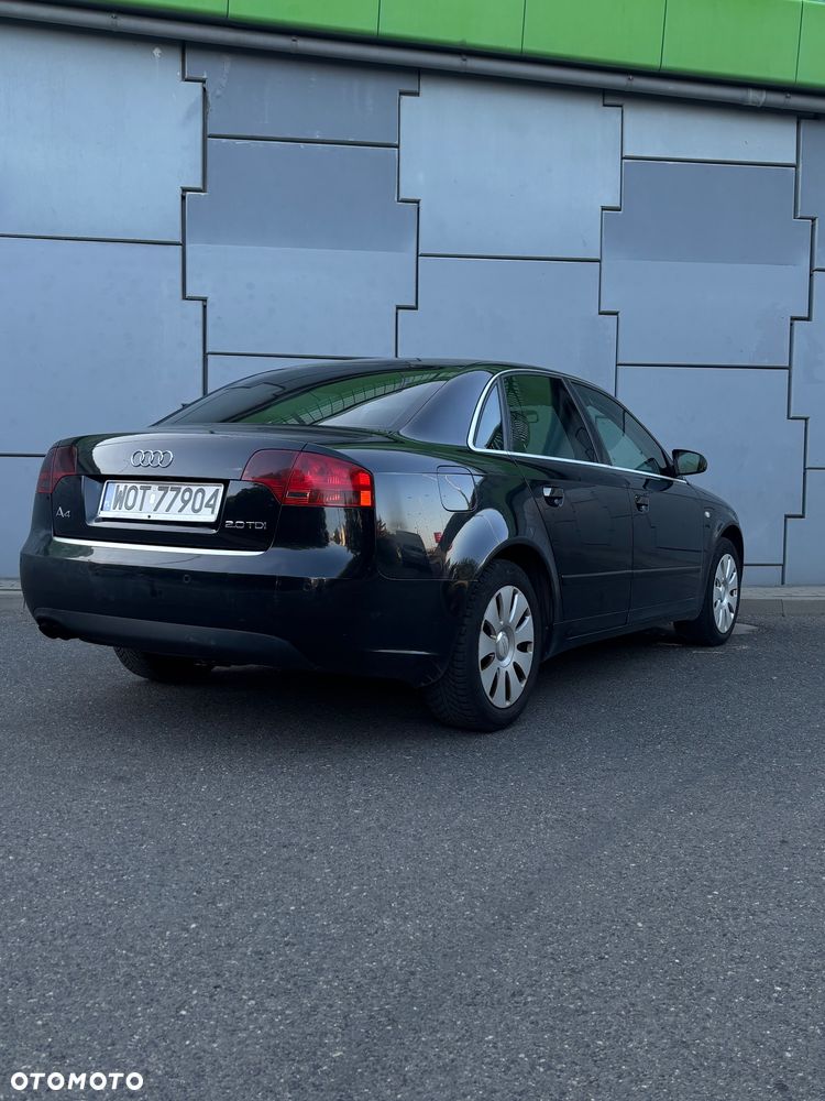 Audi A4 Limousine - 3