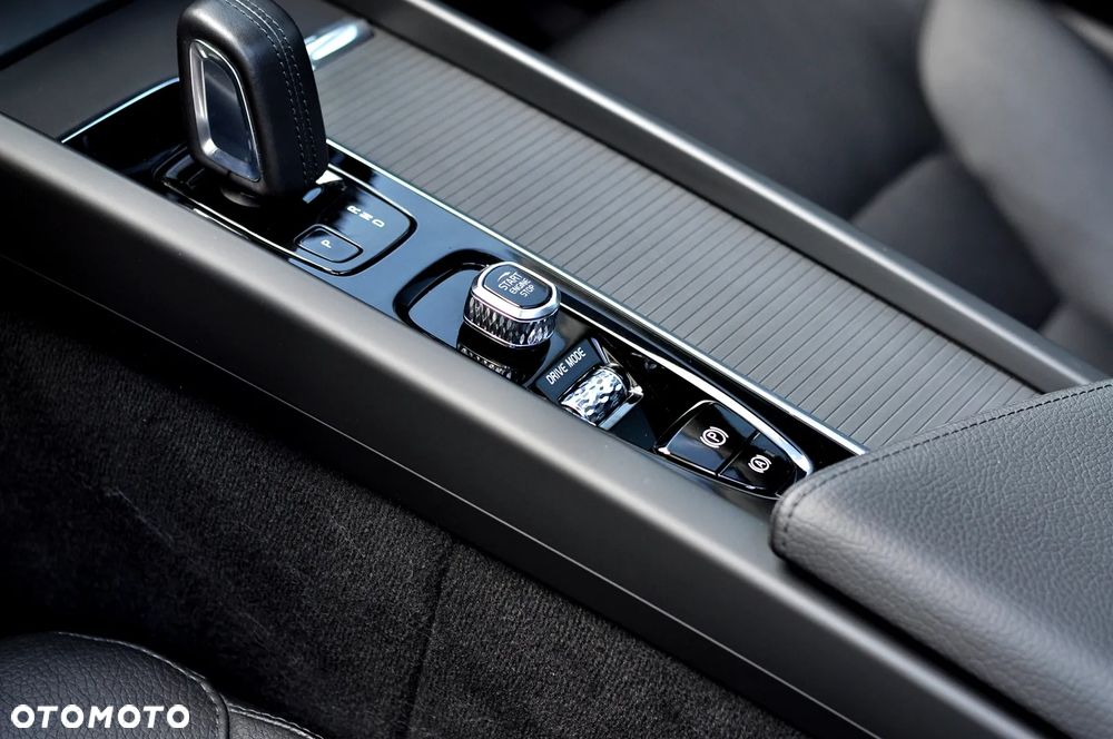 Volvo XC 60 T6 AWD Recharge Geartronic Inscription - 32