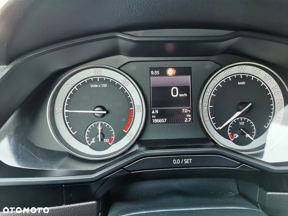 Skoda Superb 2.0 TDI L&K - 18