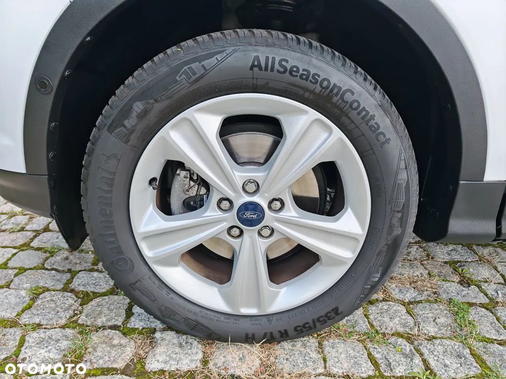 Ford Kuga 1.5 EcoBoost 2x4 Titanium - 36