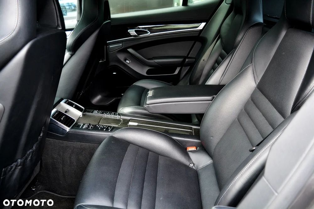 Porsche Panamera GTS - 27