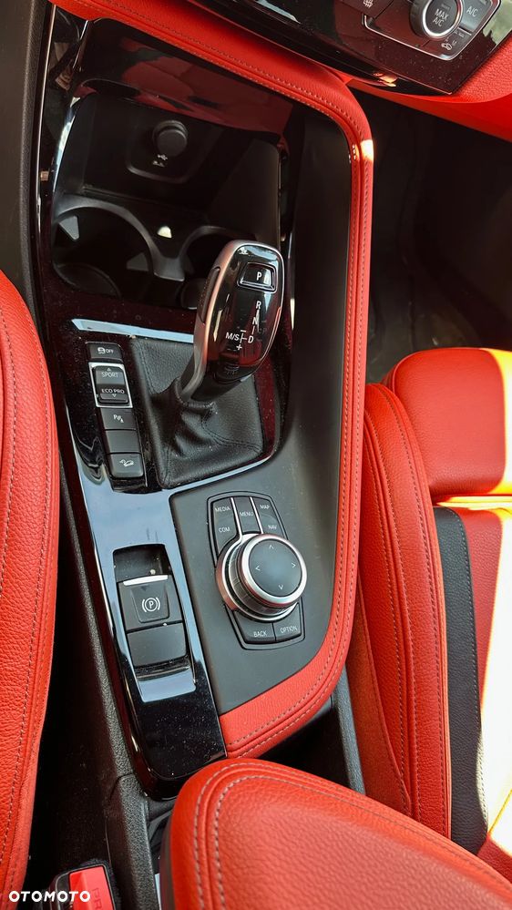 BMW X2 xDrive20i Advantage Plus - 29
