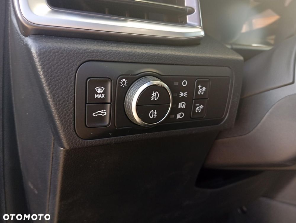 Volkswagen Amarok - 25