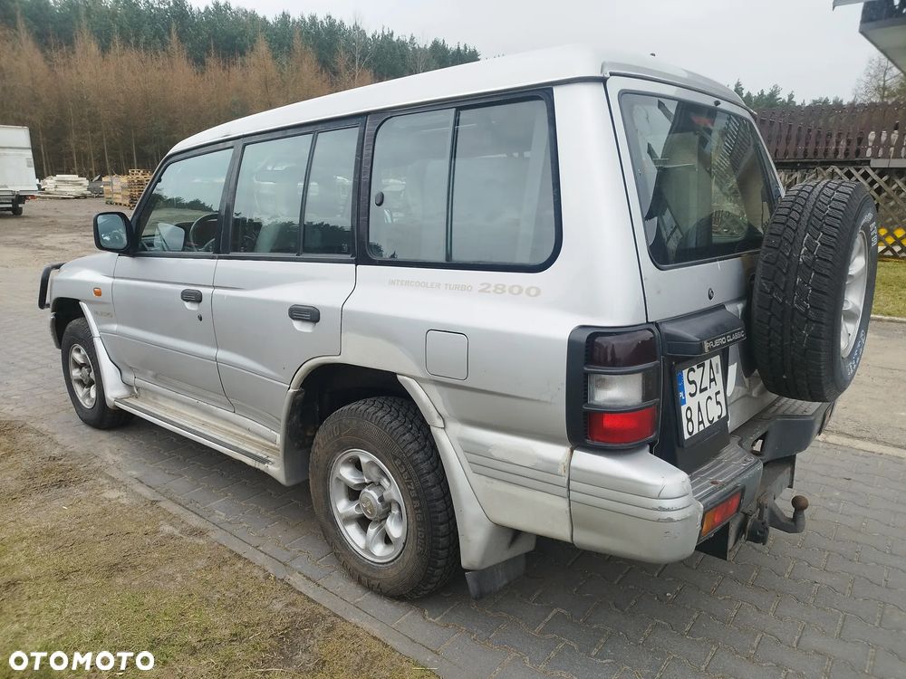 Mitsubishi Pajero - 2