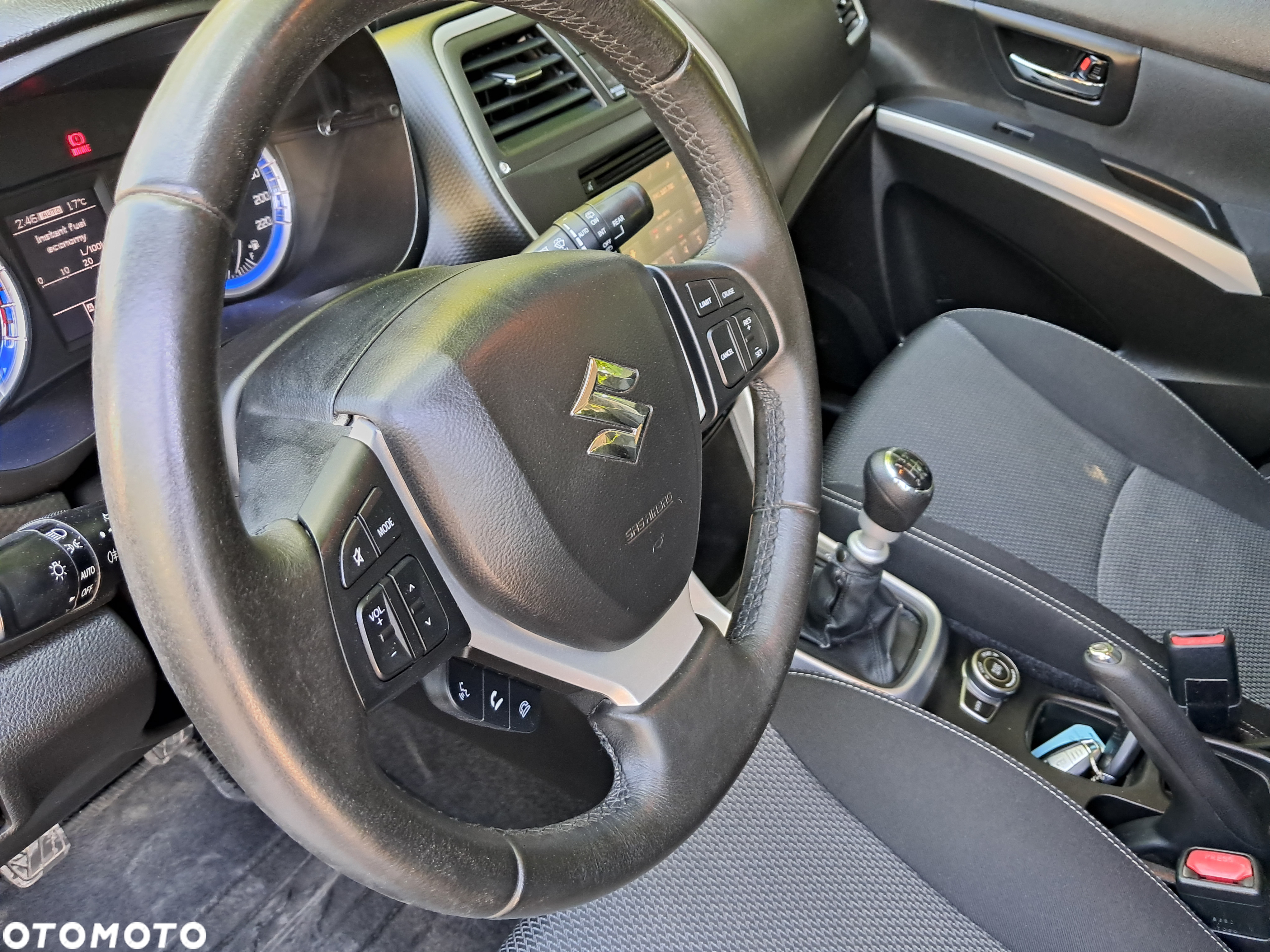 Suzuki SX4 S-Cross 1.6 DDiS Premium 4WD - 39
